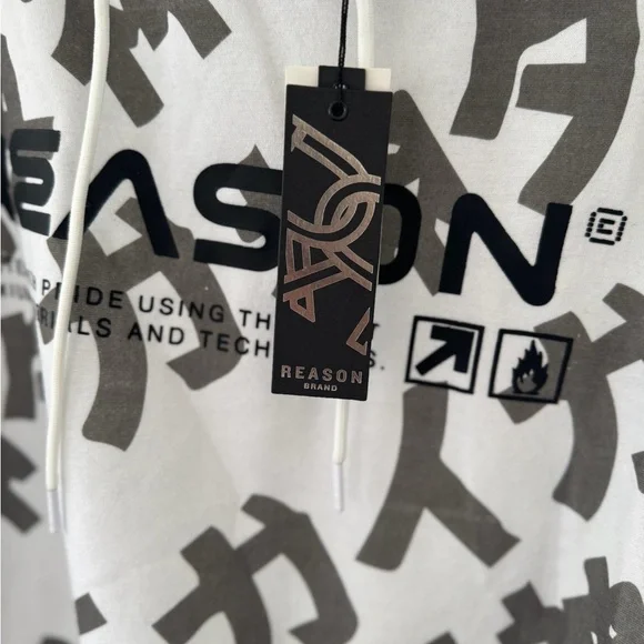 NWT Reason White and Gray Graphic Sweatshirt. Size Large - Picture 2 of 5